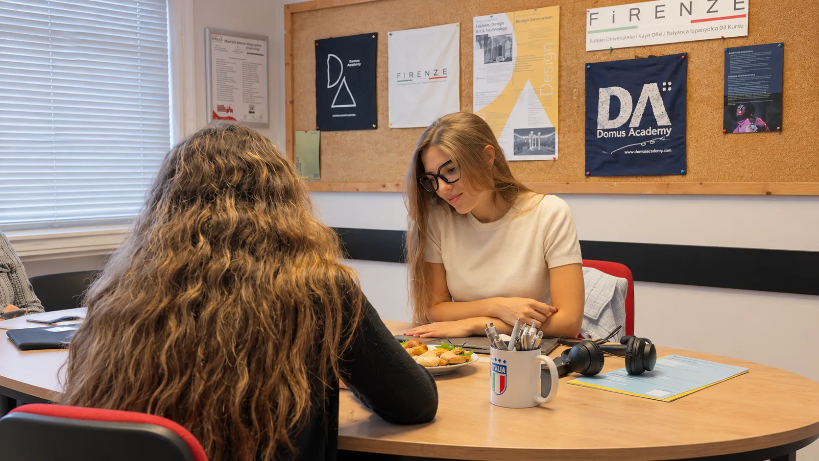 Domus Academy ve NABA logoları